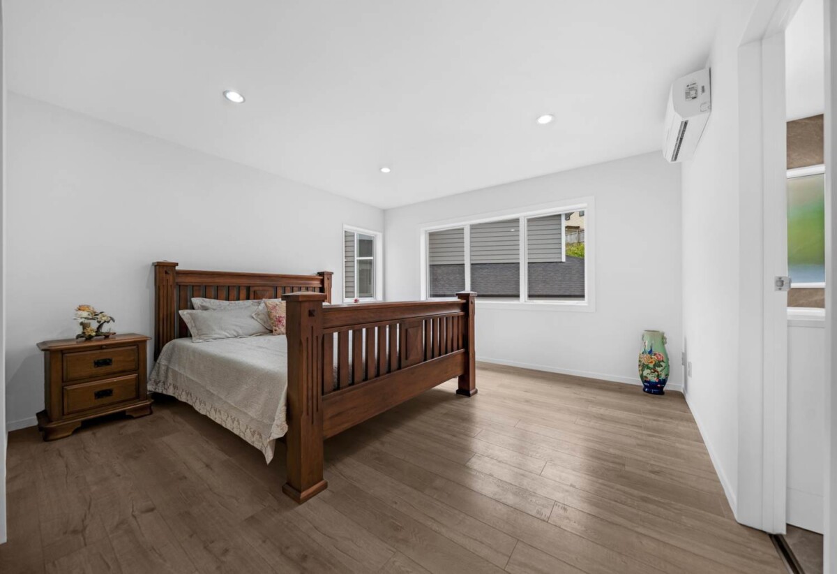 First time in the market since it was custom-built 7 years ago, 288m2 5 beds 3.5 baths house on 463m2 section, 1.3 km to Kelvin Road School, 1.9 km to Papakura Intermediate, 2 km to Papakura High School, 110 Keri Vista Rise, Papakura, Auckland