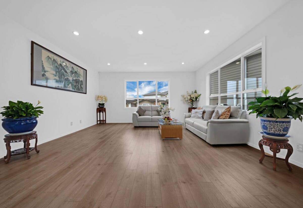 First time in the market since it was custom-built 7 years ago, 288m2 5 beds 3.5 baths house on 463m2 section, 1.3 km to Kelvin Road School, 1.9 km to Papakura Intermediate, 2 km to Papakura High School, 110 Keri Vista Rise, Papakura, Auckland