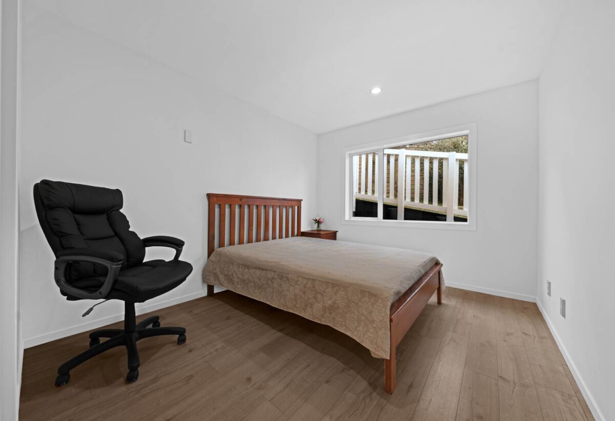 First time in the market since it was custom-built 7 years ago, 288m2 5 beds 3.5 baths house on 463m2 section, 1.3 km to Kelvin Road School, 1.9 km to Papakura Intermediate, 2 km to Papakura High School, 110 Keri Vista Rise, Papakura, Auckland