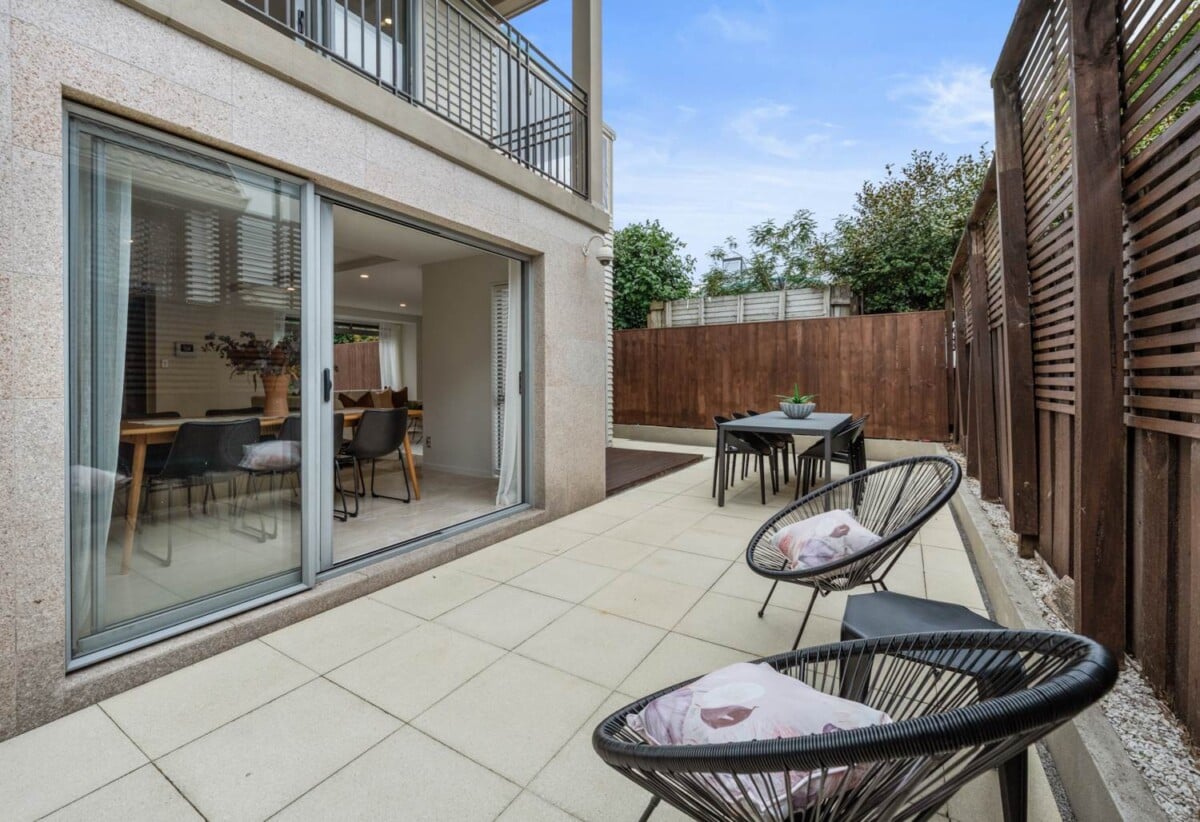 Auckland Grammar and Epsom Girls’ Grammar School zone, 5 beds 3.5 baths home with double garage, 0.3 km to Epsom Girls’ Grammar School, 1.1 km to Auckland Grammar, 22F Owens Road, Epsom, Auckland
