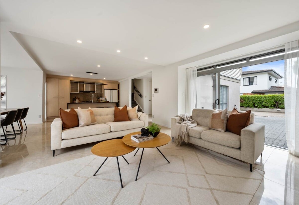Auckland Grammar and Epsom Girls’ Grammar School zone, 5 beds 3.5 baths home with double garage, 0.3 km to Epsom Girls’ Grammar School, 1.1 km to Auckland Grammar, 22F Owens Road, Epsom, Auckland