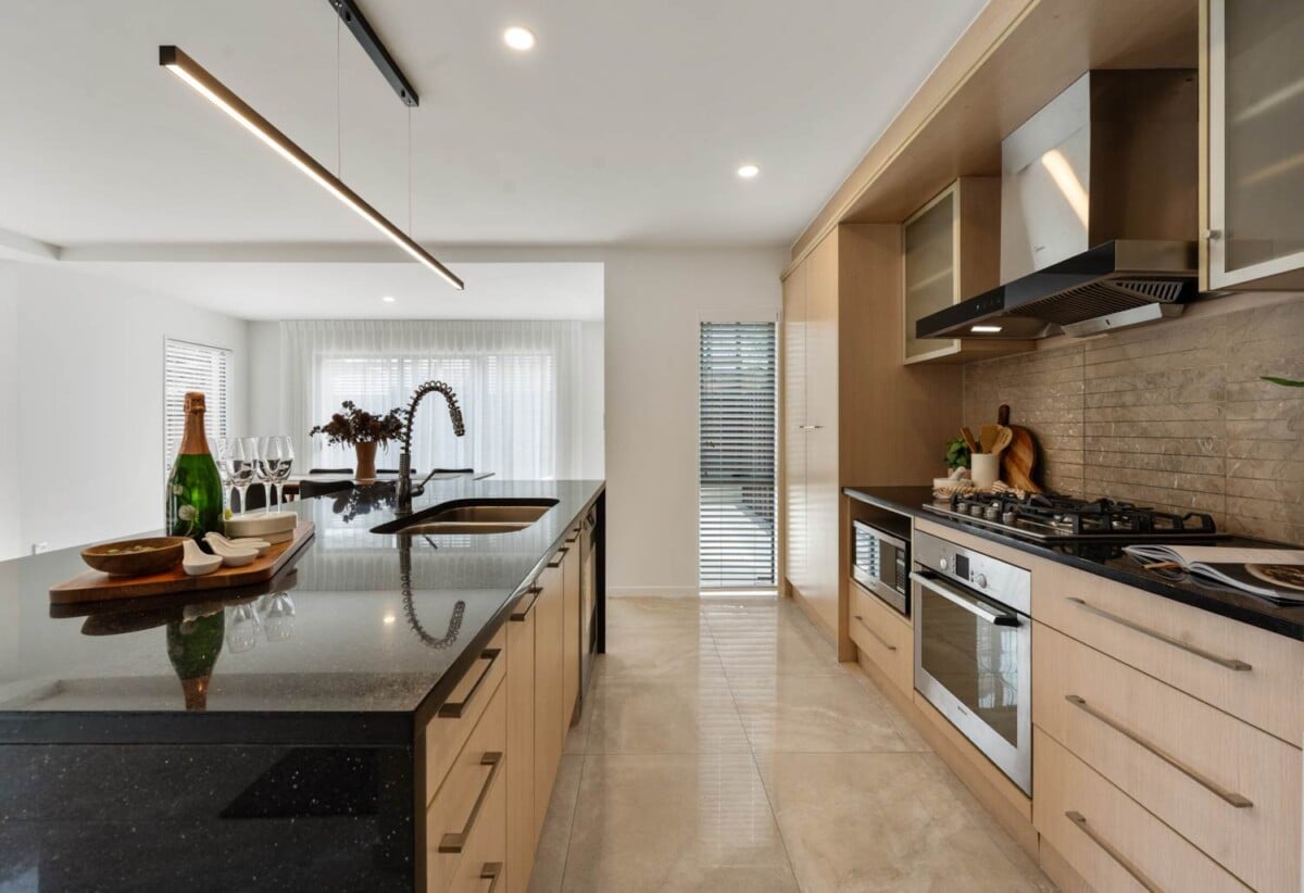Auckland Grammar and Epsom Girls’ Grammar School zone, 5 beds 3.5 baths home with double garage, 0.3 km to Epsom Girls’ Grammar School, 1.1 km to Auckland Grammar, 22F Owens Road, Epsom, Auckland