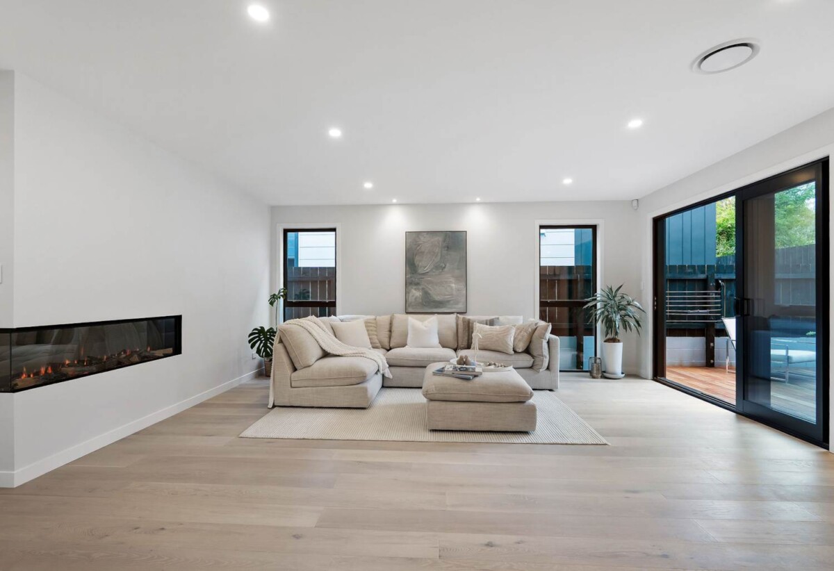 10-Year Master Build Guarantee, move-in ready, Brand-new, freehold, standalone 4 beds house on 231m2 section, Double Westlake school zones, 42D Gordon Avenue, Milford, Auckland