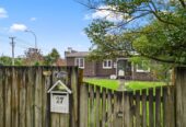 5 beds 2 baths house near Lawson Park, close to the New Lynn shopping center, 0.4 km to New Lynn School, 27 Seabrook Avenue, New Lynn, Auckland