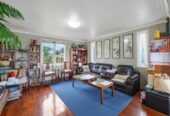 5 beds 2 baths house near Lawson Park, close to the New Lynn shopping center, 0.4 km to New Lynn School, 27 Seabrook Avenue, New Lynn, Auckland