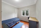 5 beds 2 baths house near Lawson Park, close to the New Lynn shopping center, 0.4 km to New Lynn School, 27 Seabrook Avenue, New Lynn, Auckland