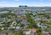 5 beds 2 baths house near Lawson Park, close to the New Lynn shopping center, 0.4 km to New Lynn School, 27 Seabrook Avenue, New Lynn, Auckland