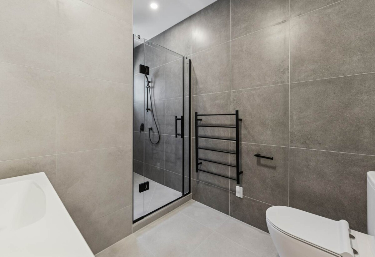 10-Year Master Build Guarantee , Brandnew 4 beds 2.5 baths home with 2 car parks, 0.6 km to Ngakoroa School, 2.9 km to Rosehill College, 20 Waimarie Drive, Karaka, Auckland