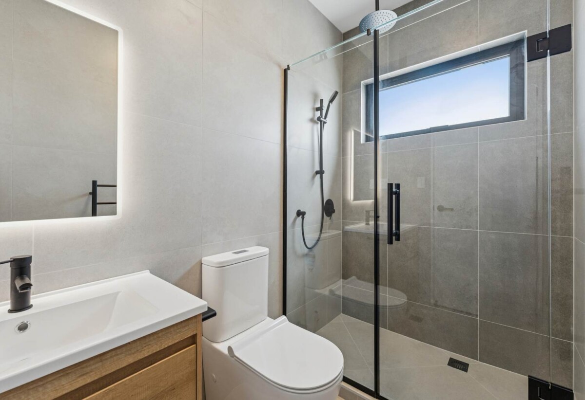 10-Year Master Build Guarantee , Brandnew 4 beds 2.5 baths home with 2 car parks, 0.6 km to Ngakoroa School, 2.9 km to Rosehill College, 20 Waimarie Drive, Karaka, Auckland