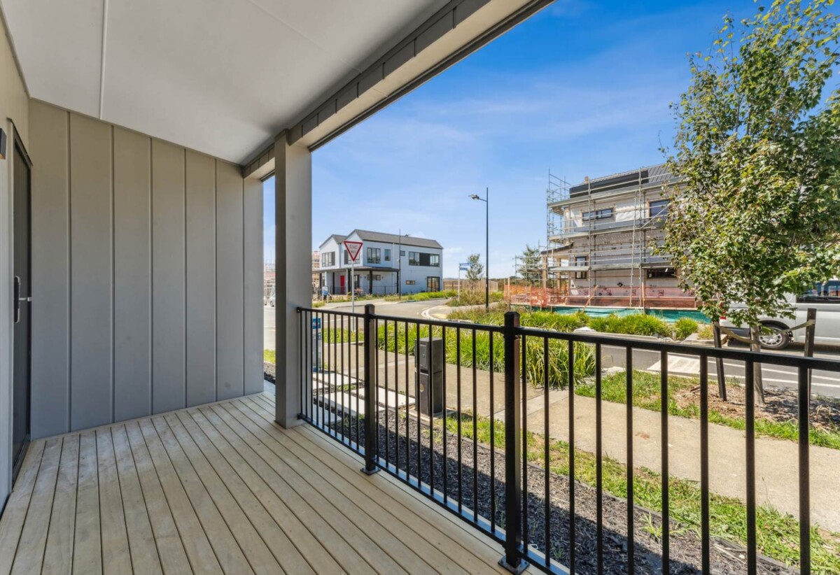 10-Year Master Build Guarantee , Brandnew 4 beds 2.5 baths home with 2 car parks, 0.6 km to Ngakoroa School, 2.9 km to Rosehill College, 20 Waimarie Drive, Karaka, Auckland