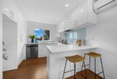 Freehold standalone 2 beds 1 bath house with garage on 259m2 section, zoneds for Botany Downs School, Owairoa Primary, Howick Intermediate, and Pakuranga College, close to Pakuranga Golf Club, shopping centres, 13A Gosford Drive, Botany Downs, Auckland