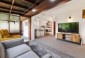 Standalone freehold Brick 1 bed 1 bath house on 481m2 section, you have options to extend, add a granny flat, 0.3 km to Elm Park School, 1 km to Pakuranga Intermediate, 1.6 km to Edgewater College, 8A Boys Place, Pakuranga Heights, Auckland