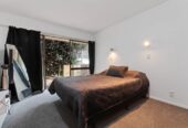 Standalone freehold Brick 1 bed 1 bath house on 481m2 section, you have options to extend, add a granny flat, 0.3 km to Elm Park School, 1 km to Pakuranga Intermediate, 1.6 km to Edgewater College, 8A Boys Place, Pakuranga Heights, Auckland