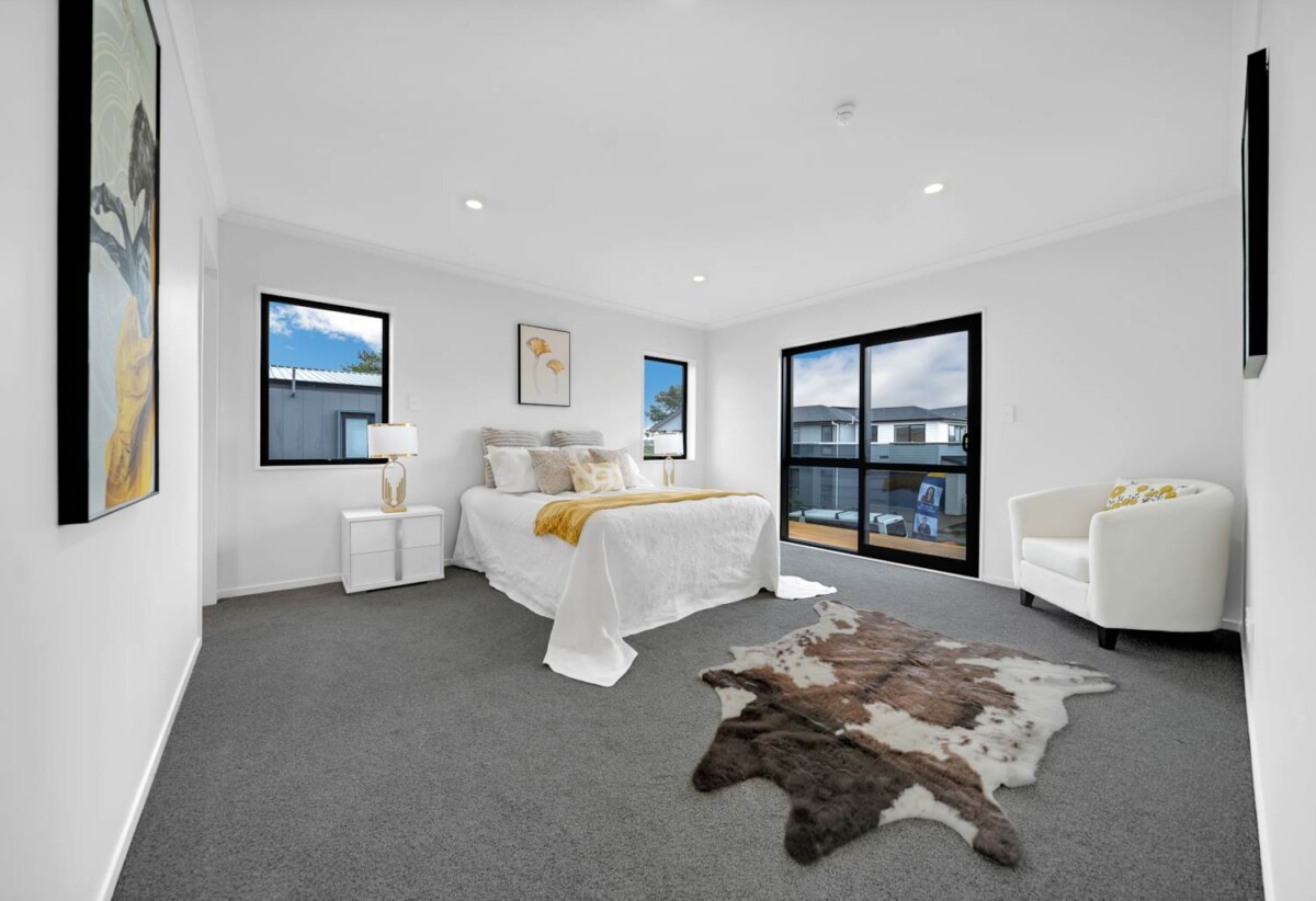 Brandnew 7 beds 5.5 baths house on 359m2 section, with 2 beds granny, 0.5 km to Mangapikopiko School, 1.6 km to Rosehill Intermediate, 1.8 km to Rosehill College, 7 Pineview Drive, Karaka, Auckland