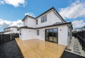 Brandnew 7 beds 5.5 baths house on 359m2 section, with 2 beds granny, 0.5 km to Mangapikopiko School, 1.6 km to Rosehill Intermediate, 1.8 km to Rosehill College, 7 Pineview Drive, Karaka, Auckland
