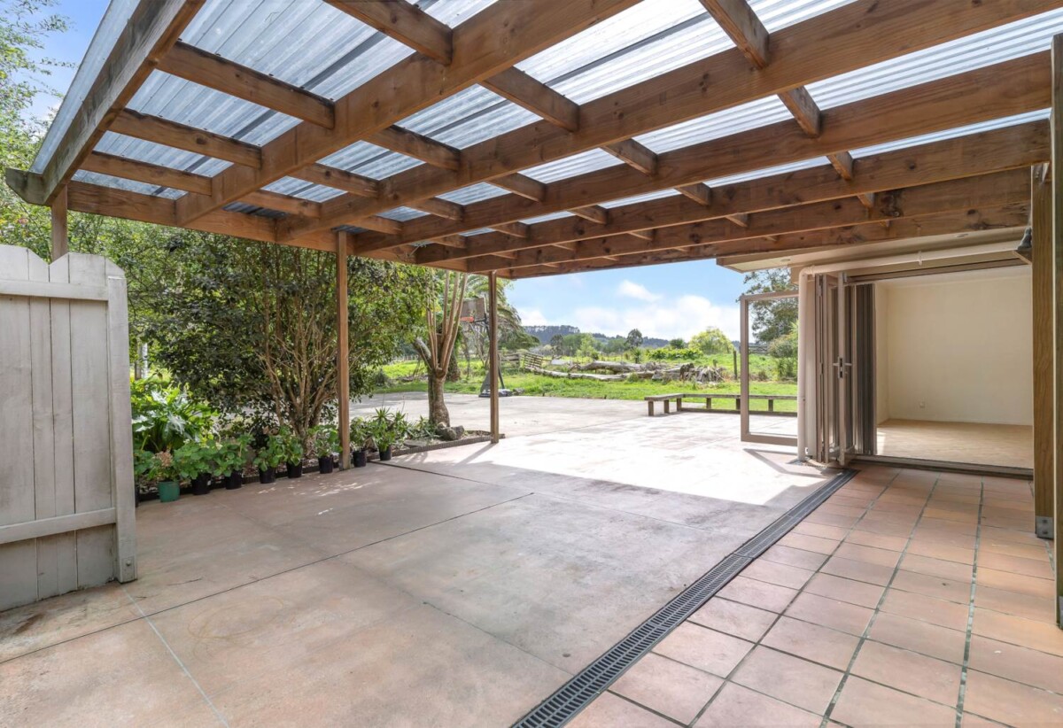 5 beds house on 20124m2 section, Future Urban Zone, 0.6 km to Alfriston College, 1.2 km to Alfriston School, 1230 Alfriston Road, Ardmore, Auckland