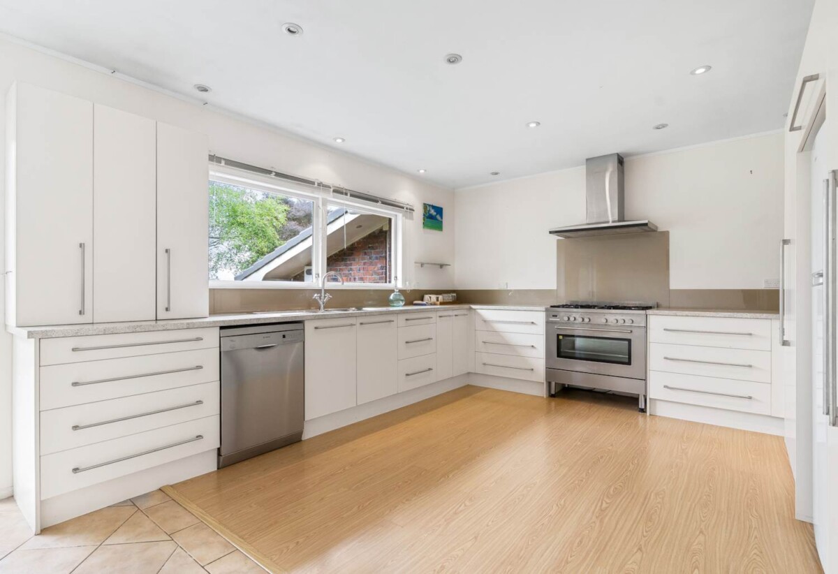 5 beds house on 20124m2 section, Future Urban Zone, 0.6 km to Alfriston College, 1.2 km to Alfriston School, 1230 Alfriston Road, Ardmore, Auckland