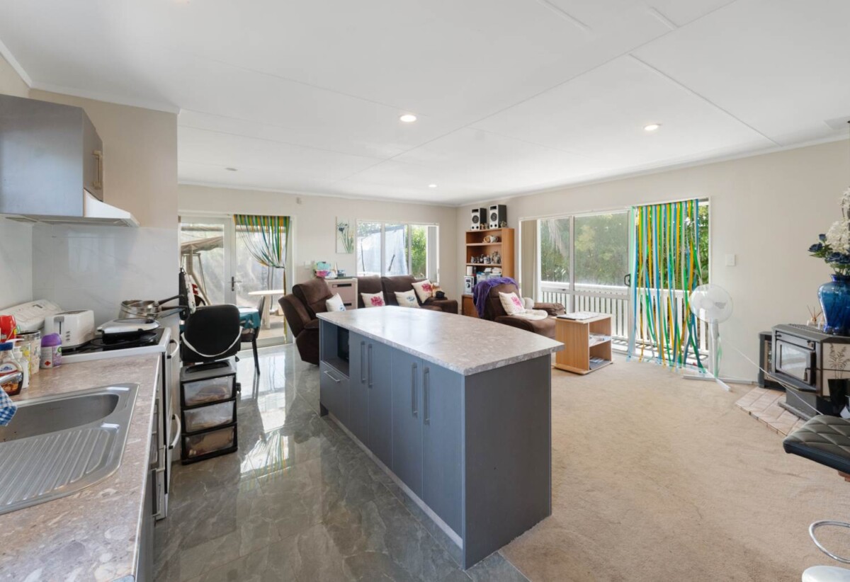 Motivated owners downsizing, 3 beds 2 baths house on 577m2 section, with huge storage/rumpus area, 0.2 km to Bruce McLaren Intermediate School, 0.8 km to Henderson South School, 1.4 km to Henderson High School, 17 Hindmarsh Street, Henderson, Auckland