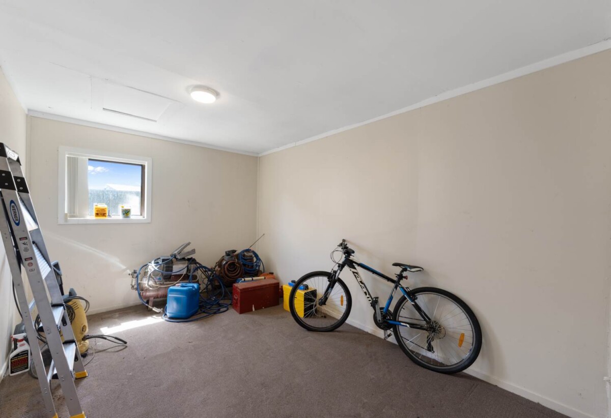 Motivated owners downsizing, 3 beds 2 baths house on 577m2 section, with huge storage/rumpus area, 0.2 km to Bruce McLaren Intermediate School, 0.8 km to Henderson South School, 1.4 km to Henderson High School, 17 Hindmarsh Street, Henderson, Auckland