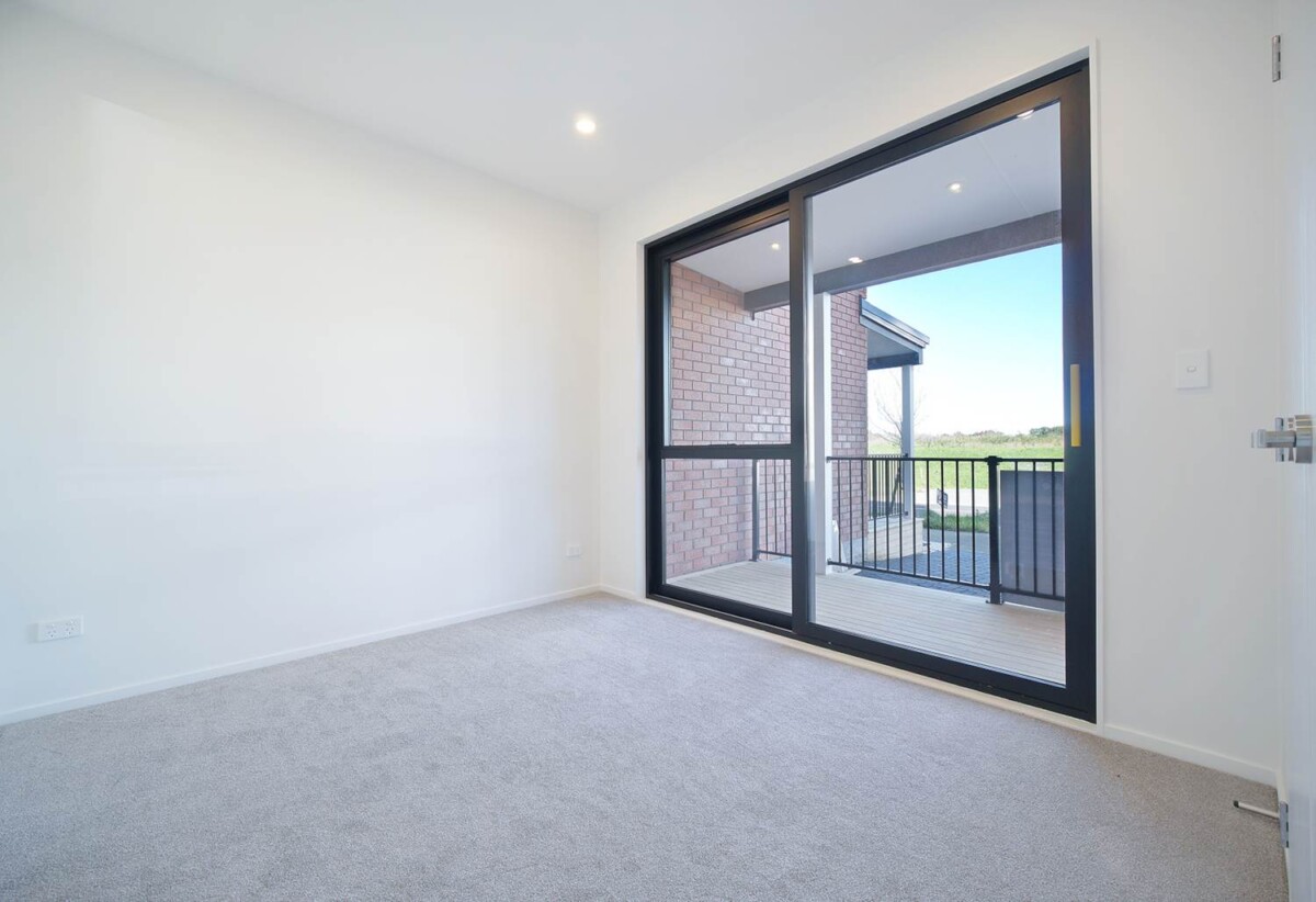 Last One – Bottom Price, Brick brandnew 4 beds 3 baths home with car park on 130m2 section, with backyard and deck, walking distance to New primary school and kindergarten., 12 Waimarie Drive, Karaka, Auckland