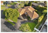 4 beds 2 baths house on 818m2 section, Mixed Housing URBAN Zone on both PC 78 & PC 120, Easy walk to the fantastic beach, Close to Silverdale retail centre, 0.2 km to Red Beach School, 1 Halldene Terrace, Red Beach, Auckland