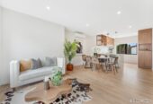 Rangitoto College Zone , standalone 4 beds + study room 3 baths house with garage, 1 bed 1 bath plus a separate living room ground floor, 0.3 km to Northcross Intermediate, 0.7 km to Oteha Valley School , 2.4 km to Rangitoto College, 844C East Coast Road, Oteha, Auckland