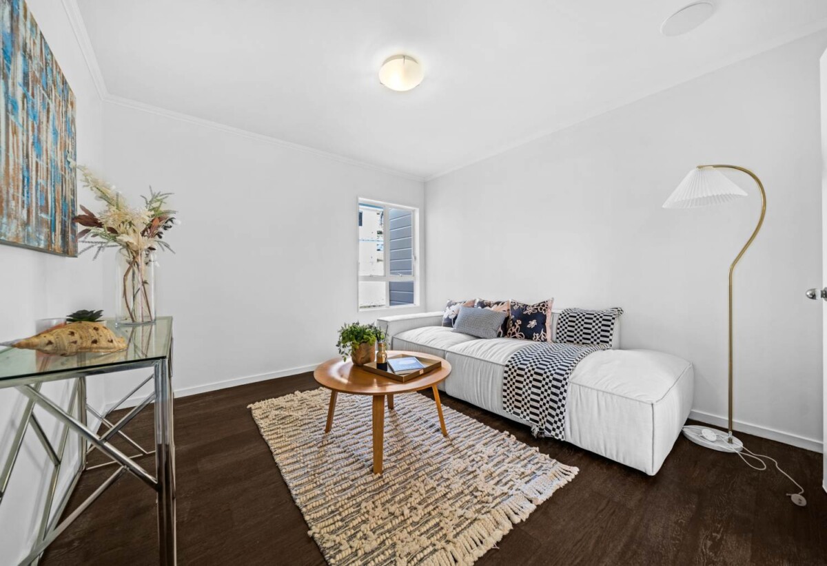 Double Westlake Zone, Brick and tile 4 beds 2.5 baths house on 678m2 section, 0.4 km to Marlborough School, 0.9 km to Glenfield Intermediate School, 1.7 km to Westlake Girls’ High School, 1.8 km to Westlake Boys’ High School, 14 Alice Place, Hillcrest, Auckland