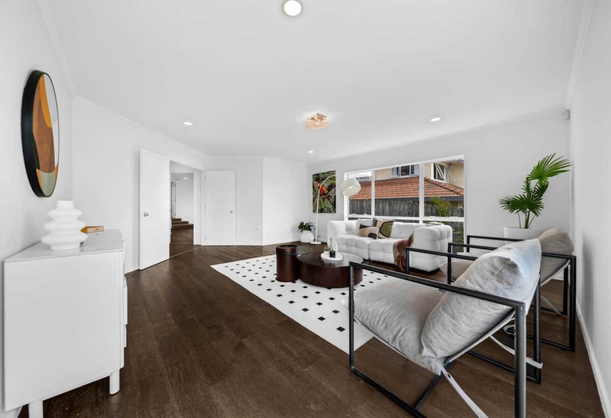 Double Westlake Zone, Brick and tile 4 beds 2.5 baths house on 678m2 section, 0.4 km to Marlborough School, 0.9 km to Glenfield Intermediate School, 1.7 km to Westlake Girls’ High School, 1.8 km to Westlake Boys’ High School, 14 Alice Place, Hillcrest, Auckland