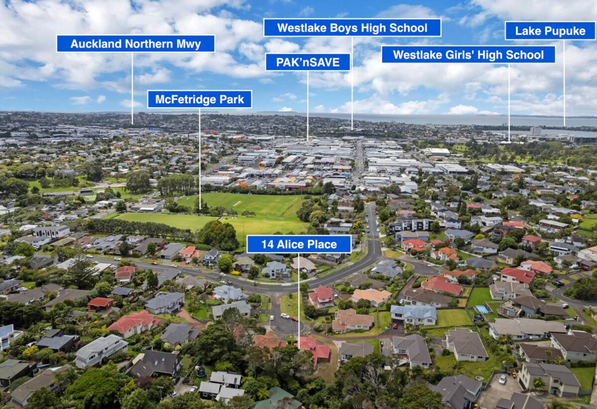 Double Westlake Zone, Brick and tile 4 beds 2.5 baths house on 678m2 section, 0.4 km to Marlborough School, 0.9 km to Glenfield Intermediate School, 1.7 km to Westlake Girls’ High School, 1.8 km to Westlake Boys’ High School, 14 Alice Place, Hillcrest, Auckland