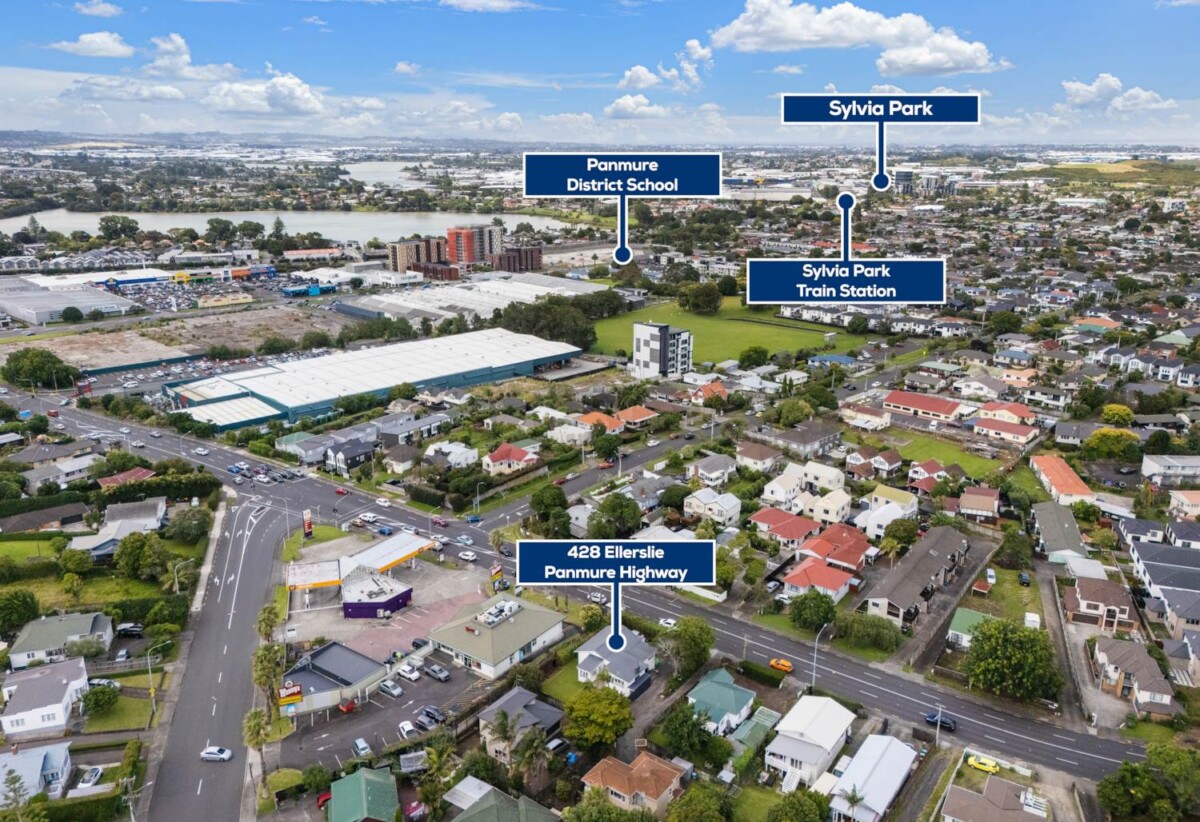 Renovated 3 beds 1 bath house with garage on 502m2 section, Minutes from Lunn Avenue amenities, Ellerslie Village, and Sylvia Park shopping, 0.7 km to Stanhope Road School, 428 Ellerslie Panmure Highway, Mt Wellington, Auckland
