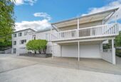 First time on the market in over 25 years, vendors have moved to a retirement village, 413m2 8 beds 5 baths house on 819m2 section, 0.5 km to Willowbank School (Howick), 1.3 km to Botany Downs Secondary College, 57C Point View Drive, East Tamaki Heights, Auckland