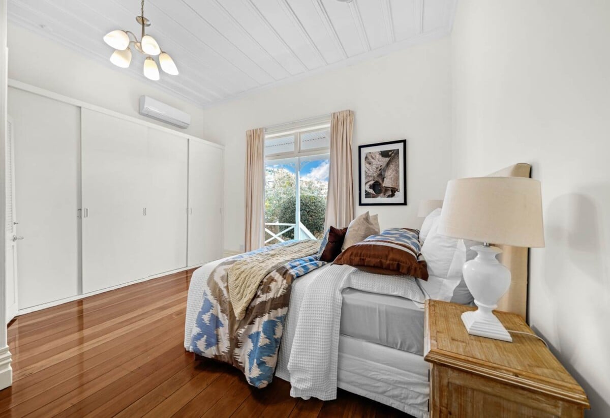 First time on the market in over 25 years, vendors have moved to a retirement village, 413m2 8 beds 5 baths house on 819m2 section, 0.5 km to Willowbank School (Howick), 1.3 km to Botany Downs Secondary College, 57C Point View Drive, East Tamaki Heights, Auckland