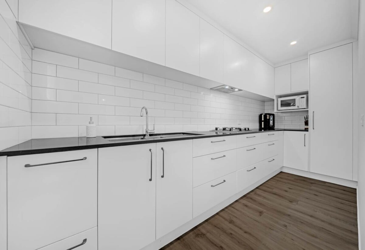 2 kitchens, 4 beds 2.5 baths house on 510m2 section, 0.8 km to Tuakau School, 1.4 km to Tuakau College, 48 Rapana Drive, Tuakau