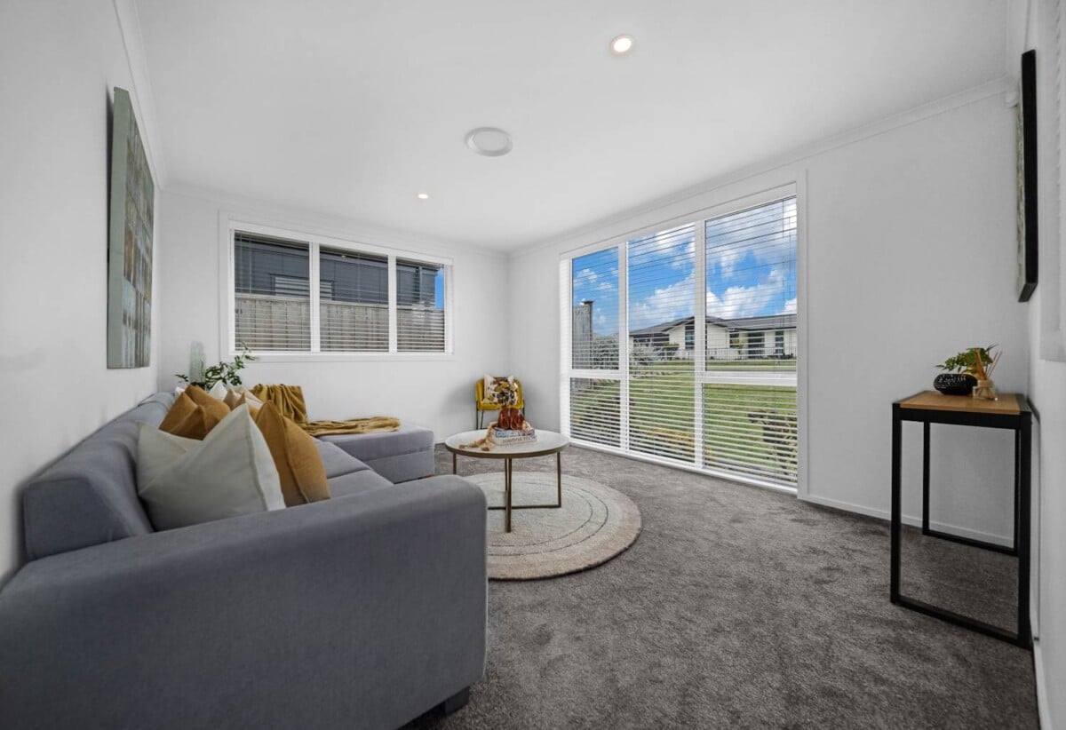 2 kitchens, 4 beds 2.5 baths house on 510m2 section, 0.8 km to Tuakau School, 1.4 km to Tuakau College, 48 Rapana Drive, Tuakau