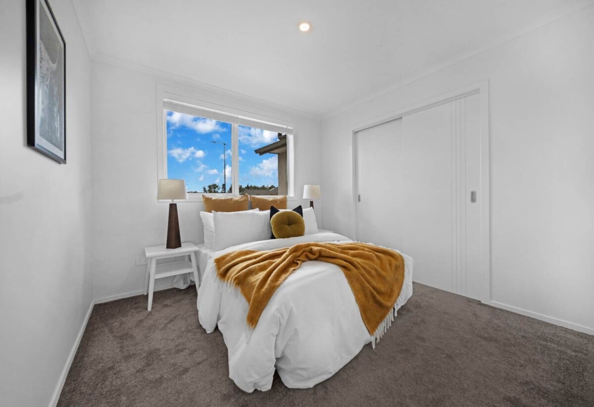 2 kitchens, 4 beds 2.5 baths house on 510m2 section, 0.8 km to Tuakau School, 1.4 km to Tuakau College, 48 Rapana Drive, Tuakau