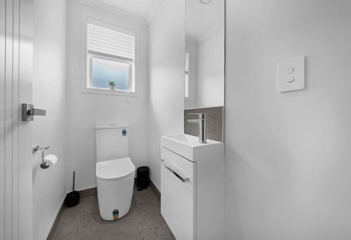 2 kitchens, 4 beds 2.5 baths house on 510m2 section, 0.8 km to Tuakau School, 1.4 km to Tuakau College, 48 Rapana Drive, Tuakau