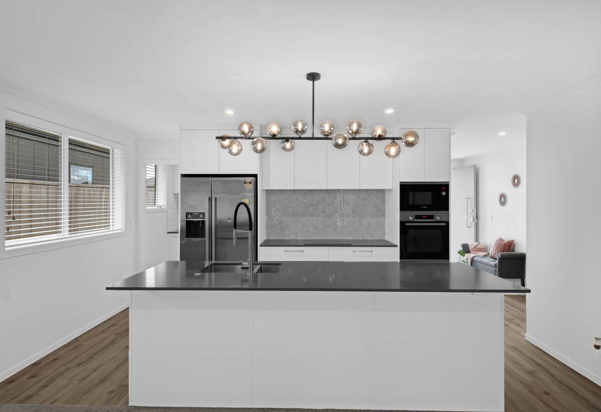 2 kitchens, 4 beds 2.5 baths house on 510m2 section, 0.8 km to Tuakau School, 1.4 km to Tuakau College, 48 Rapana Drive, Tuakau