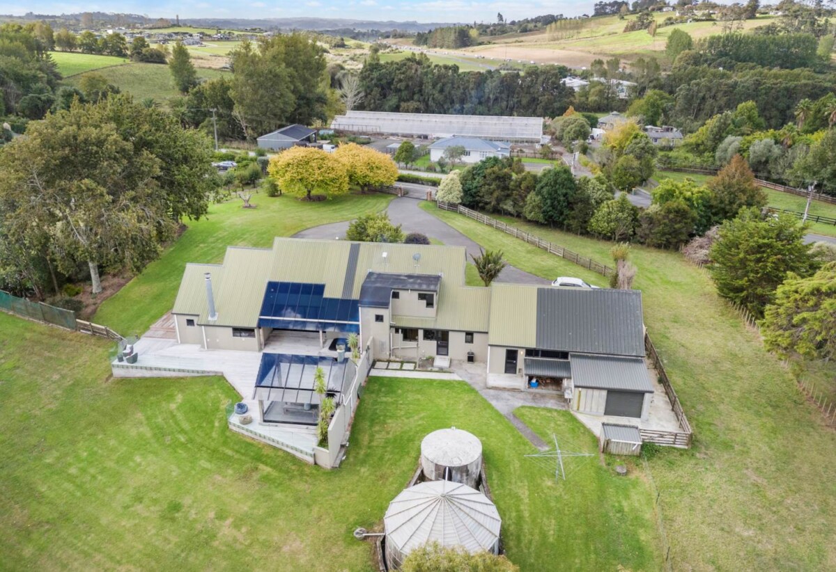 Future Urban Zone, 335m2 4 beds 3.5 baths house on 2.366ha section, 2.5 km to Dairy Flat School, 8.3 km to Orewa College, 143 Top Road, Dairy Flat, Auckland