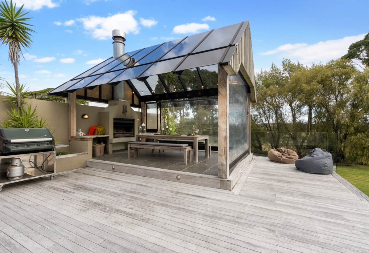 Future Urban Zone, 335m2 4 beds 3.5 baths house on 2.366ha section, 2.5 km to Dairy Flat School, 8.3 km to Orewa College, 143 Top Road, Dairy Flat, Auckland