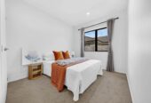5 beds 3 baths house with double garage on 373m2 section, close to shops, school, motorway access, 0.5 km to Hingaia Peninsula School, 1.7 km to Rosehill Intermediate, 1.8 km to Rosehill College, 8 Lusitano Drive, Karaka, Auckland