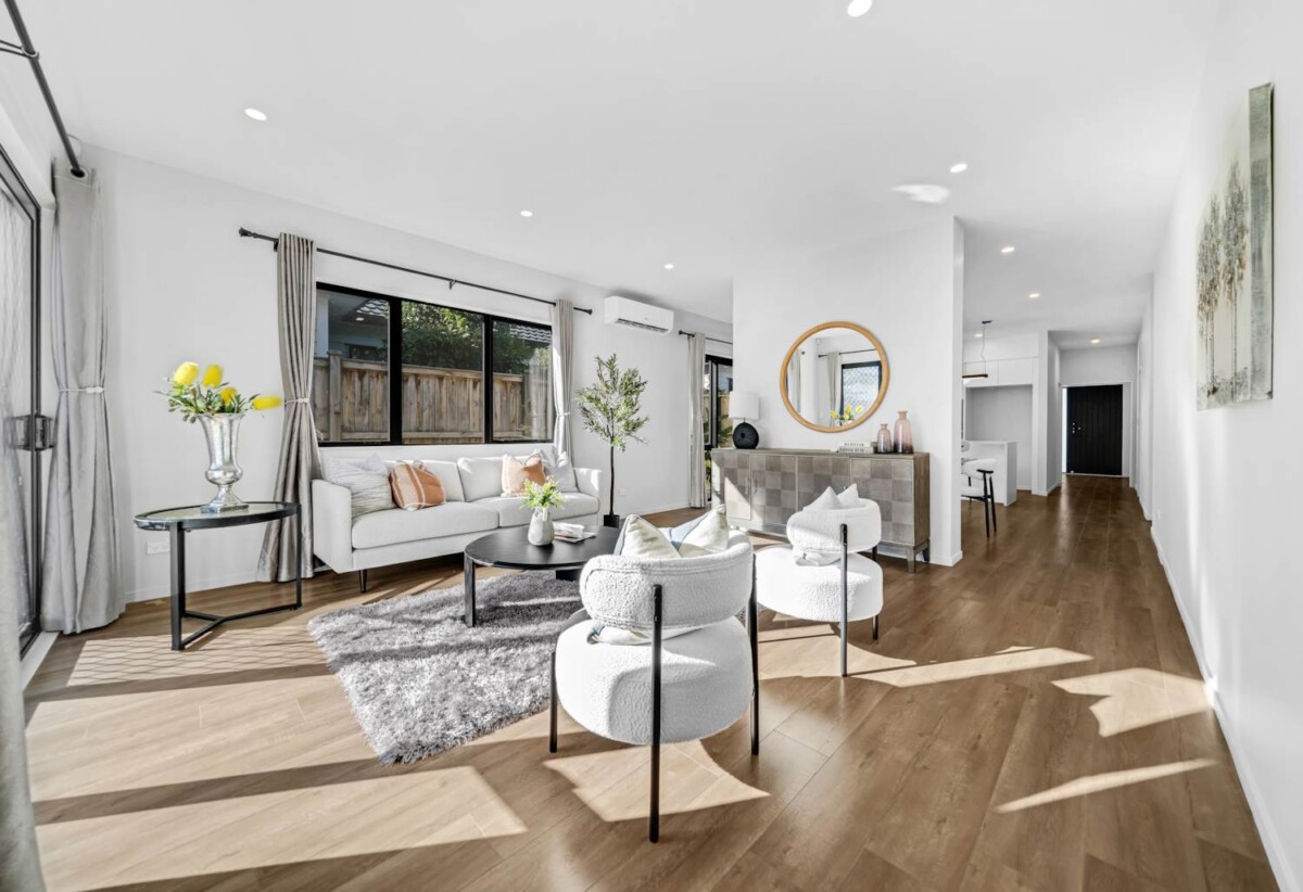 5 beds 3 baths house with double garage on 373m2 section, close to shops, school, motorway access, 0.5 km to Hingaia Peninsula School, 1.7 km to Rosehill Intermediate, 1.8 km to Rosehill College, 8 Lusitano Drive, Karaka, Auckland