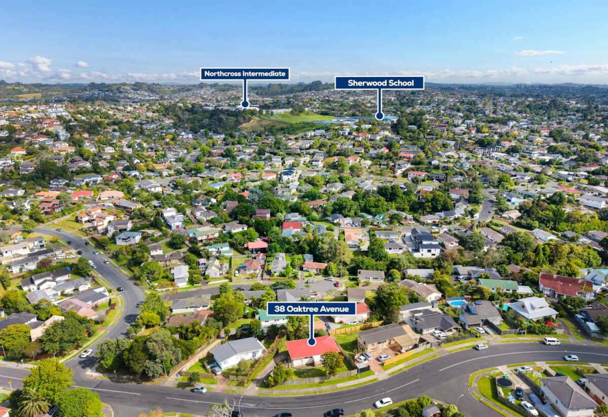 Rangi Zone, 3 beds house on 737m2 section, with RC for 3 Stand-alone Freehold houses, close to schools, beach, Almany Mall, Motorway access, 38 Oaktree Avenue, Browns Bay, Auckland