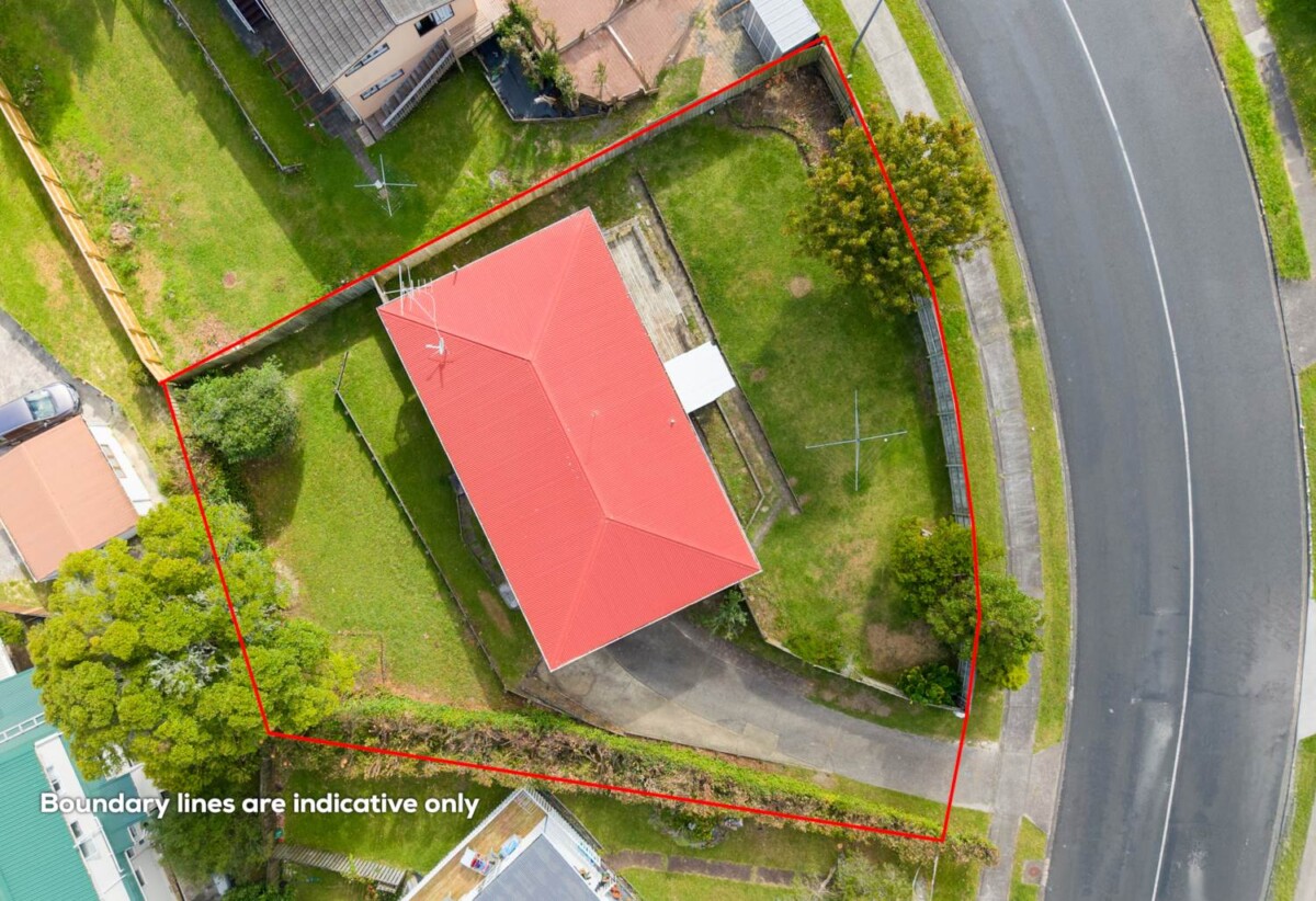 Rangi Zone, 3 beds house on 737m2 section, with RC for 3 Stand-alone Freehold houses, close to schools, beach, Almany Mall, Motorway access, 38 Oaktree Avenue, Browns Bay, Auckland