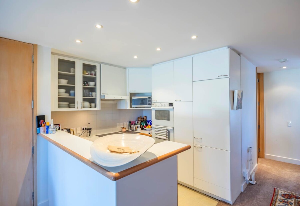 LIVE WHERE OTHERS HOLIDAY, sea views and iconic 2 beds 2 baths 2 car park apartment, cafés, restaurants, transport and the beach right at your doorstep, 0.3 km to Kohimarama School, 4/47 Tamaki Drive, Mission Bay, Auckland
