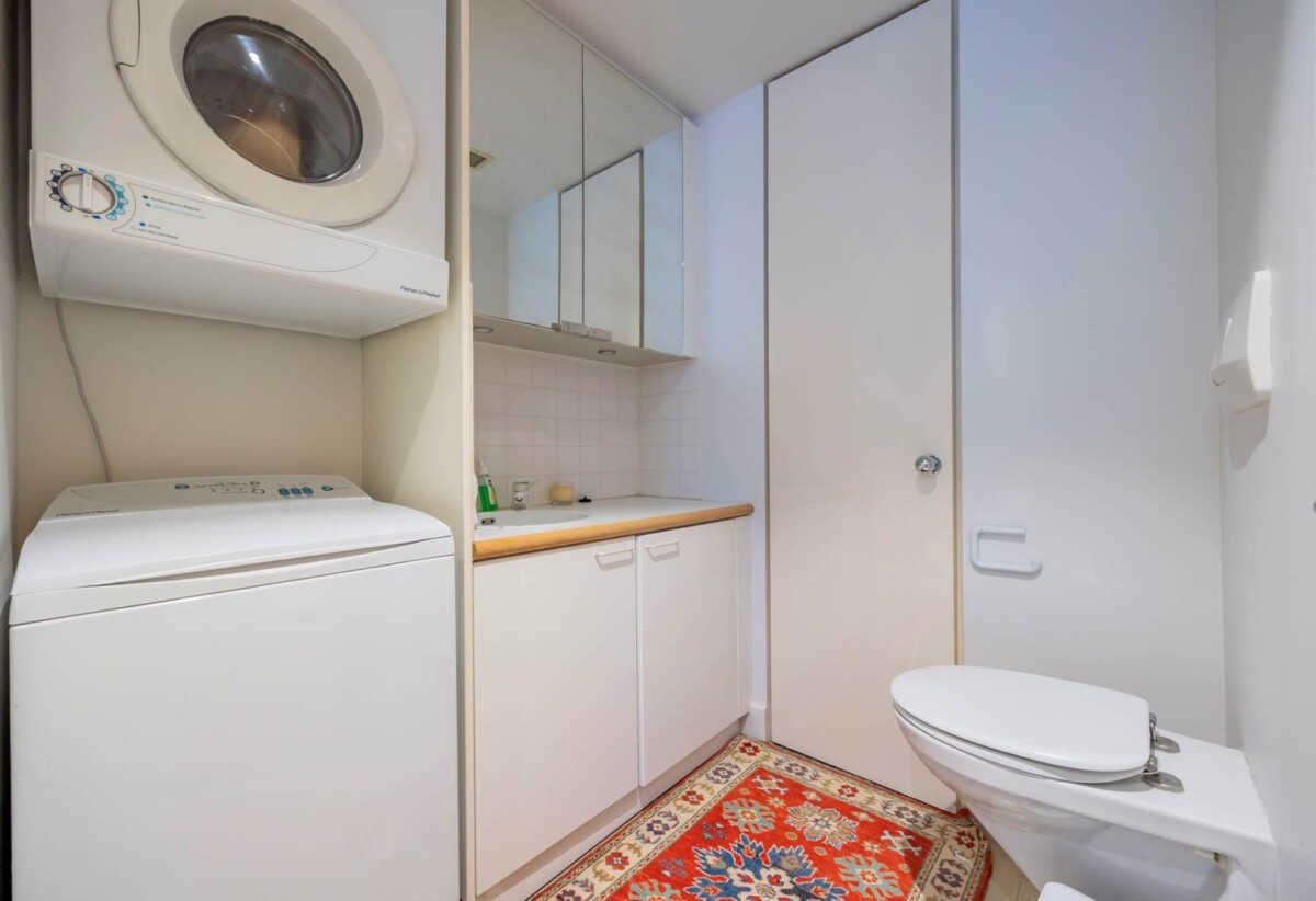 LIVE WHERE OTHERS HOLIDAY, sea views and iconic 2 beds 2 baths 2 car park apartment, cafés, restaurants, transport and the beach right at your doorstep, 0.3 km to Kohimarama School, 4/47 Tamaki Drive, Mission Bay, Auckland