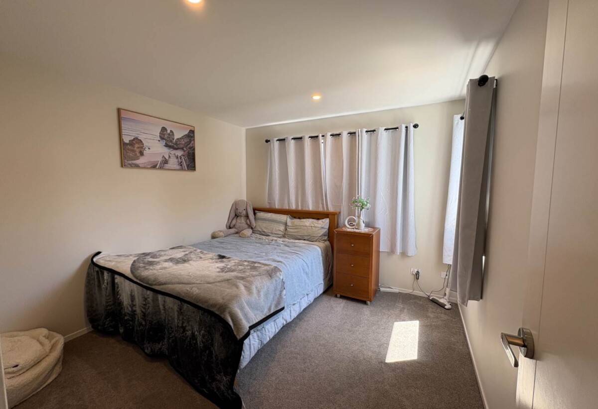 For rent,near-new 4 beds 2 baths house with garage, available 28th February, 29A Rotoiti Avenue, Pakuranga Heights, Auckland