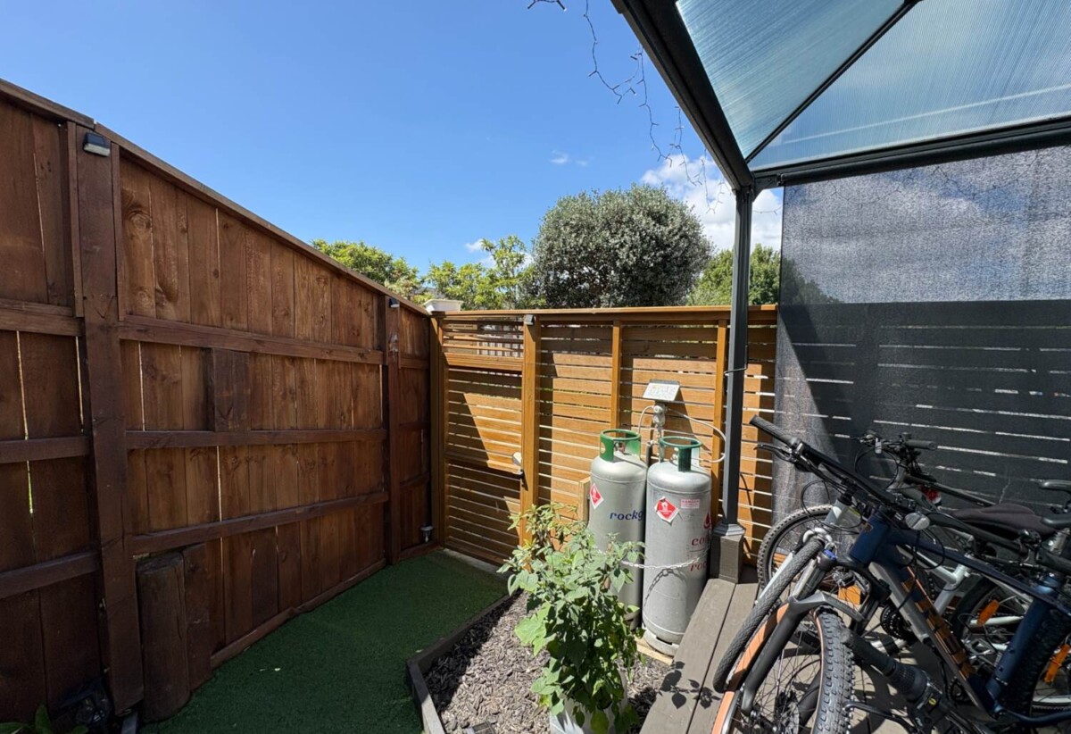 For rent,near-new 4 beds 2 baths house with garage, available 28th February, 29A Rotoiti Avenue, Pakuranga Heights, Auckland