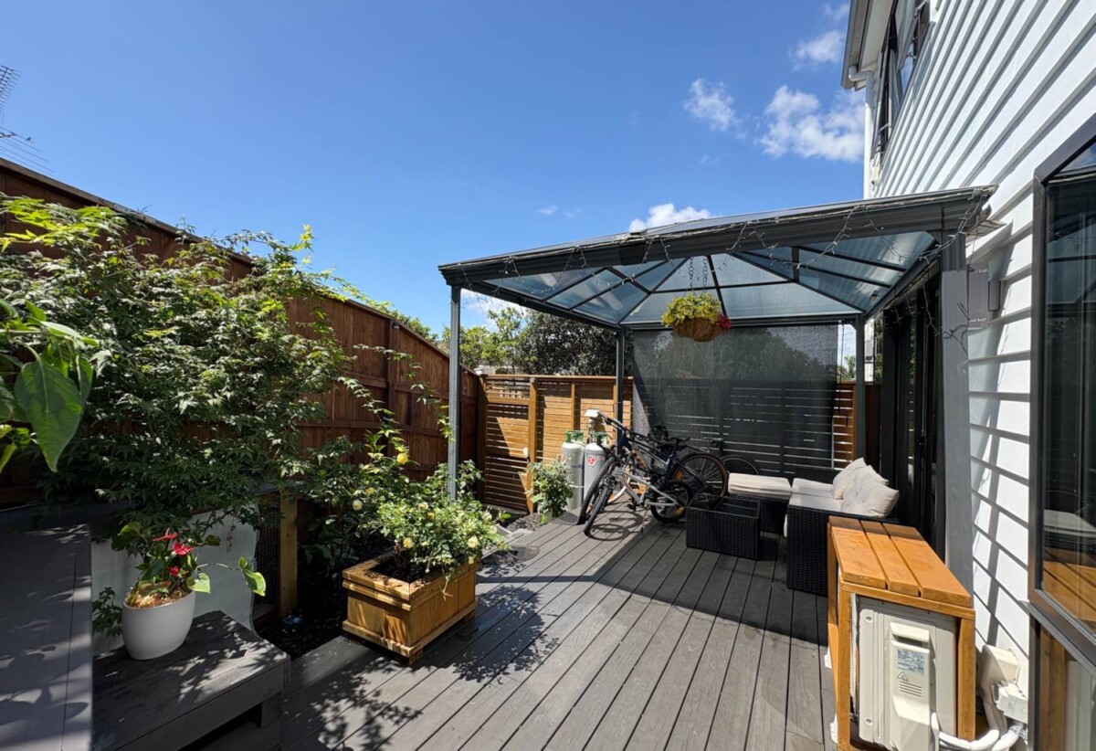 For rent,near-new 4 beds 2 baths house with garage, available 28th February, 29A Rotoiti Avenue, Pakuranga Heights, Auckland