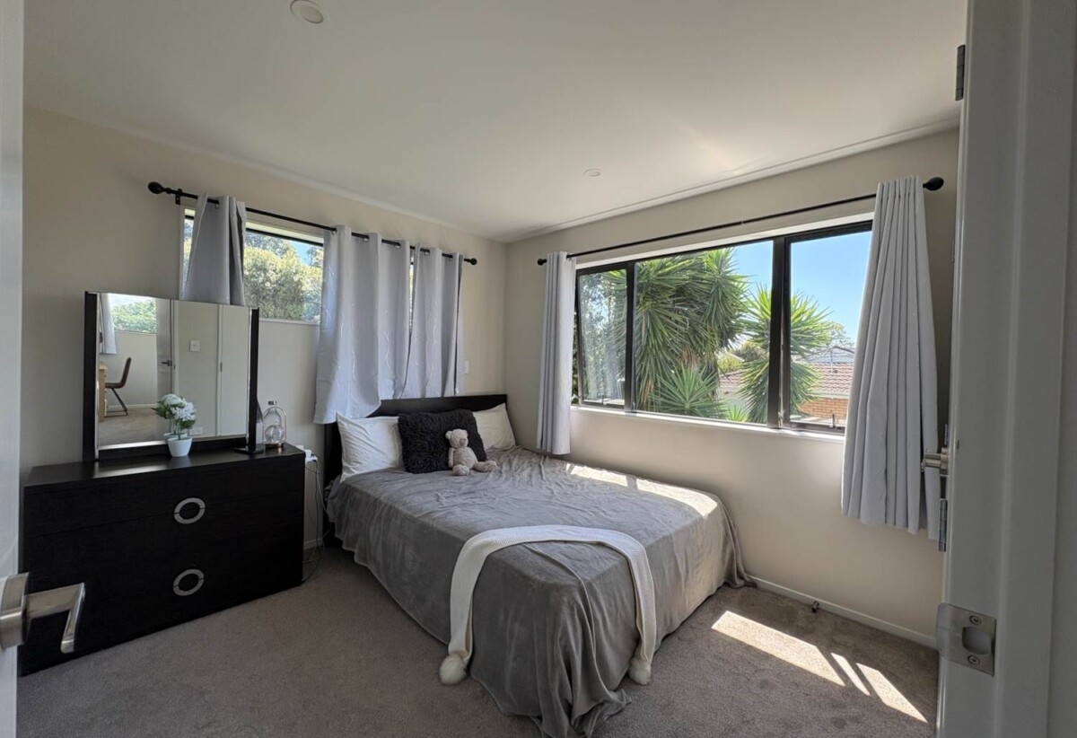 For rent,near-new 4 beds 2 baths house with garage, available 28th February, 29A Rotoiti Avenue, Pakuranga Heights, Auckland
