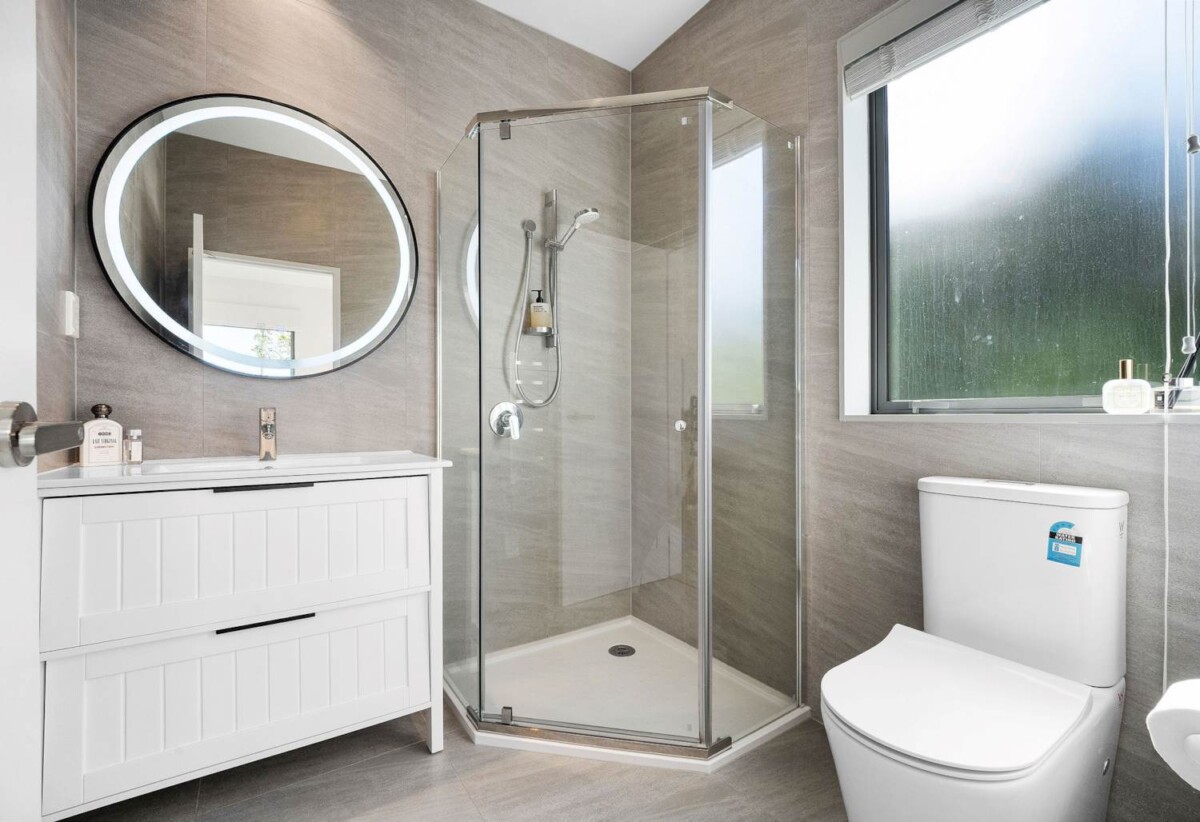 Rangi Zone, 3 beds + big study room 2 baths house on 341m2 section, 0.9 km to Pinehill School (Browns Bay), 1.3 km to Rangitoto College and Northcross Intermediate, 1A Greville Road, Pinehill, Auckland